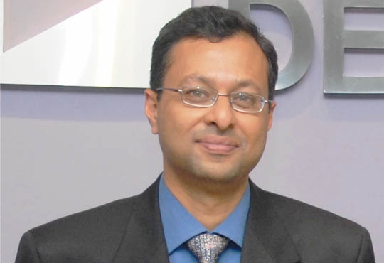 Somshubhro (Som) Pal Choudhury, Managing Director, Analog Devices India & Jon Bentley, Segment Regional Marketing Director, Indu